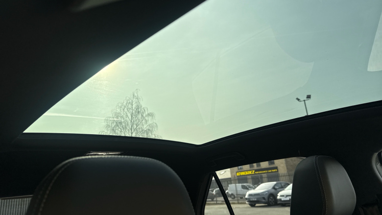 Volkswagen ID.3 150kW Family Pro Performance 58kWh 5dr Auto Electric Hatchback